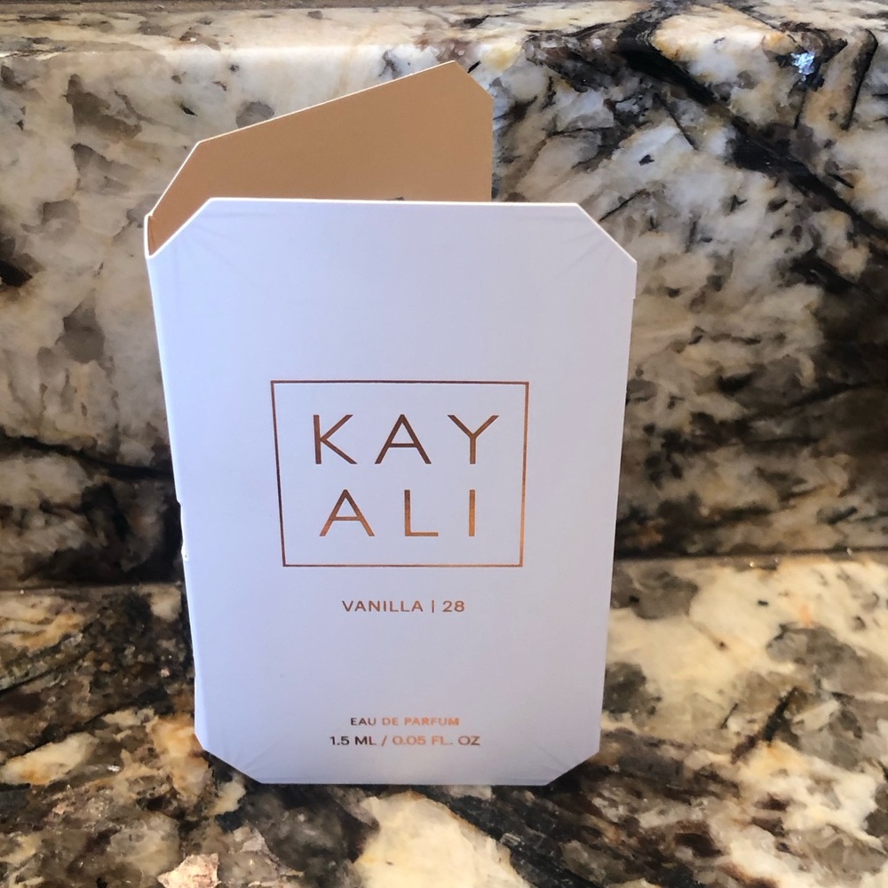 Kayali Vanilla 28 Sample 1.5ml Vial Spray Card
